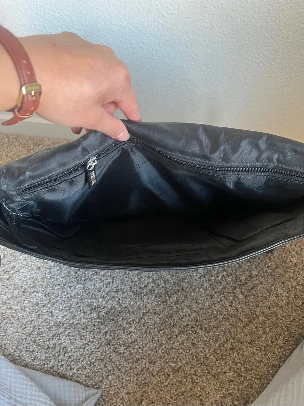 Kenneth Cole Reaction Black Leather Messenger/Laptop bag with Front Zip Pocket